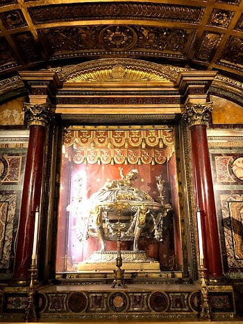 Relíquias da manjedoura onde Jesus nasceu